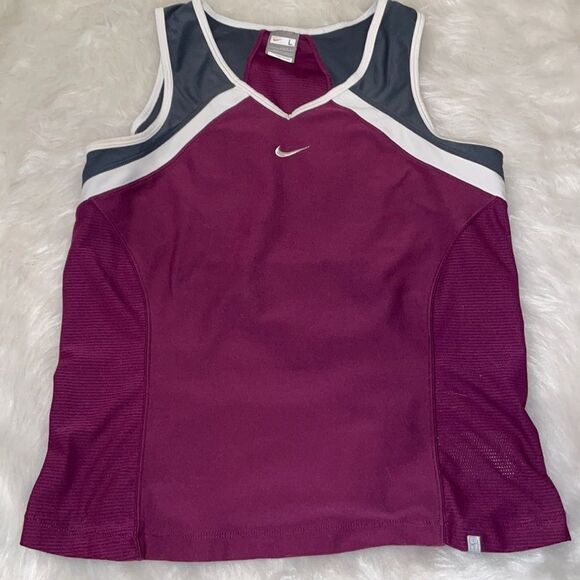 Nike Women’s Fit Dry Workout Top - Picture 2 of 5